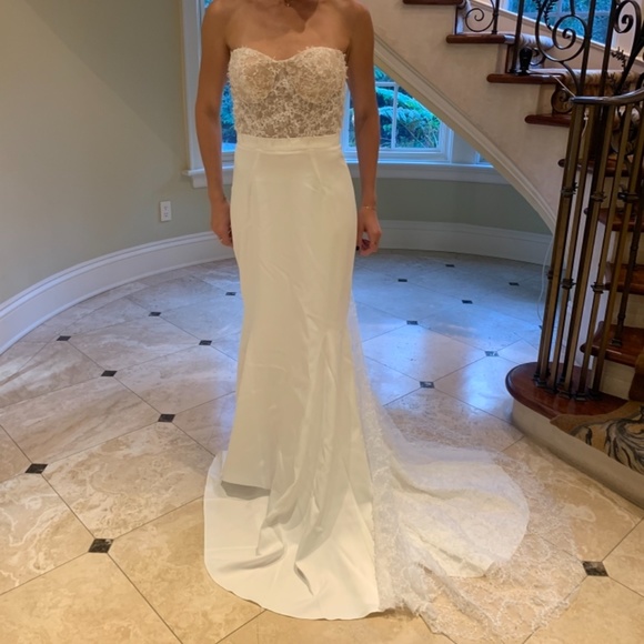 NEWRIME ARODAKY ‘Lumi’ Gown